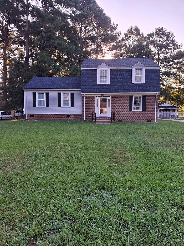 3 bed, 2.5 bath, 2029 sqft, $2,050 — Photo 1