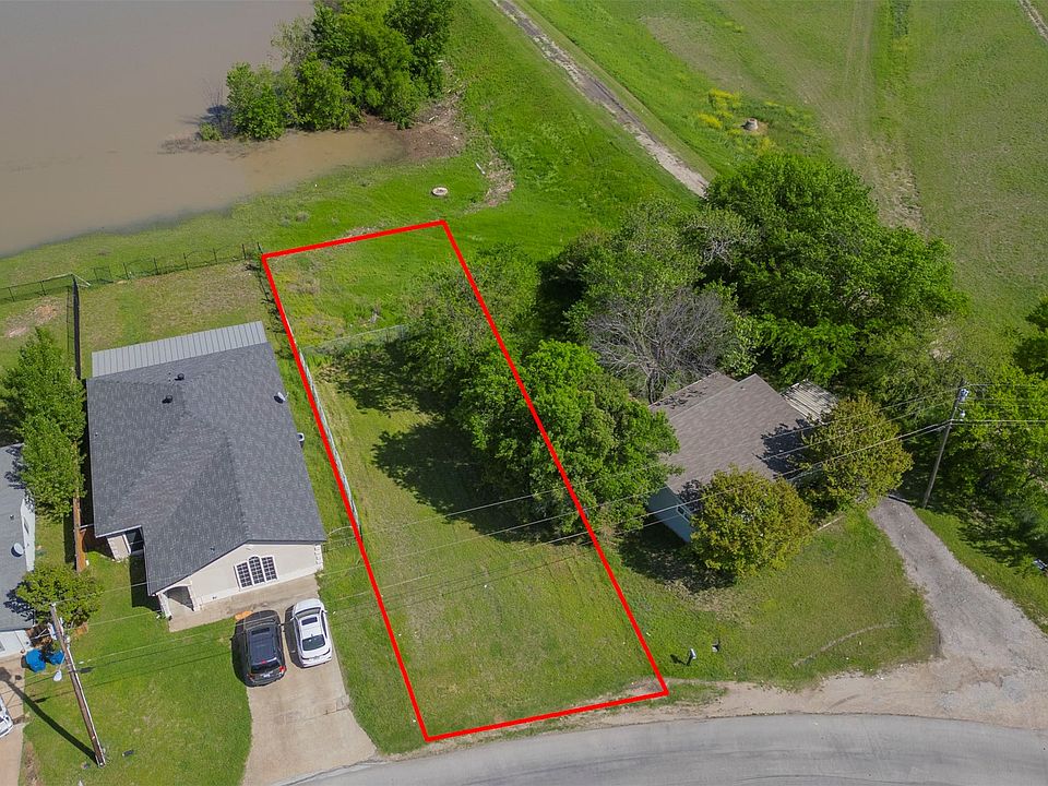 1st image of 149 Lakeside Dr