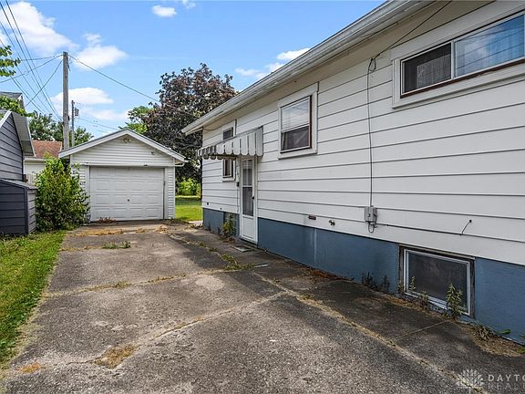 4th image of 2608 Lynhurst Ave