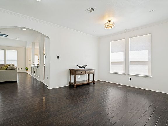 5th image of 115 Butternut Dr