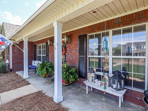 3rd image of 303 Ohara Dr