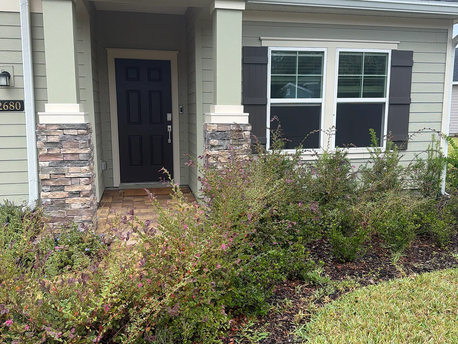 4 bed, 2124 sqft, $2,470 — Photo 2