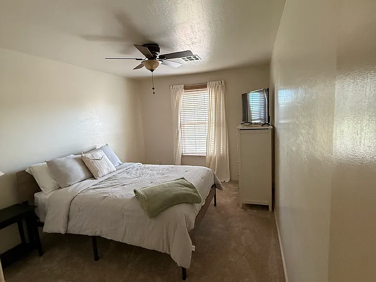 2101 E Sunland Ave — Photo 12