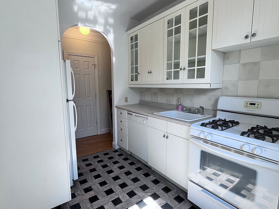 1st image of 2020 Kings Hwy APT 2H