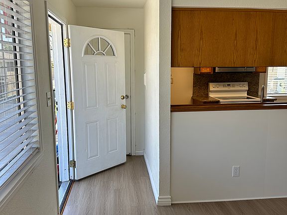 2nd image of 2950 Winfield Ave