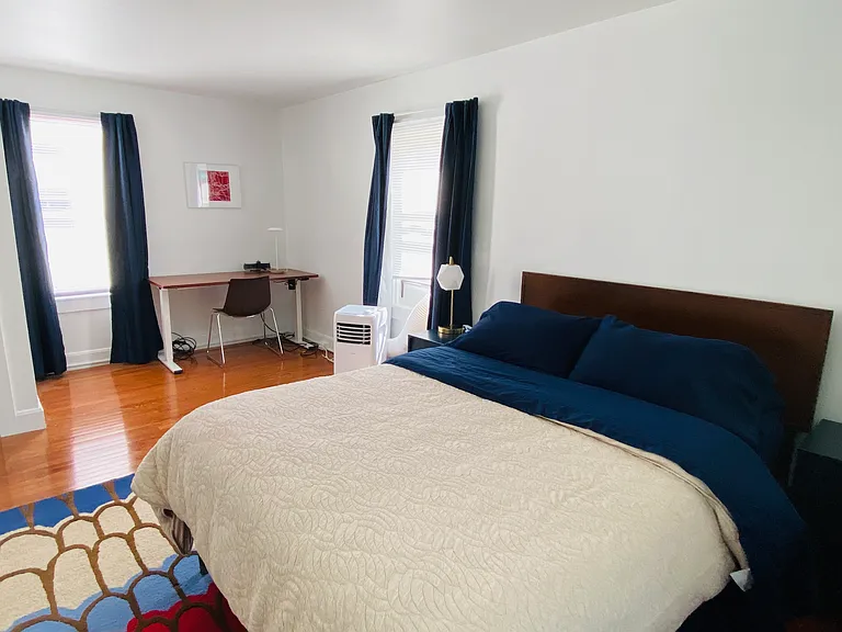 220 S Geneva St #4 — Photo 1
