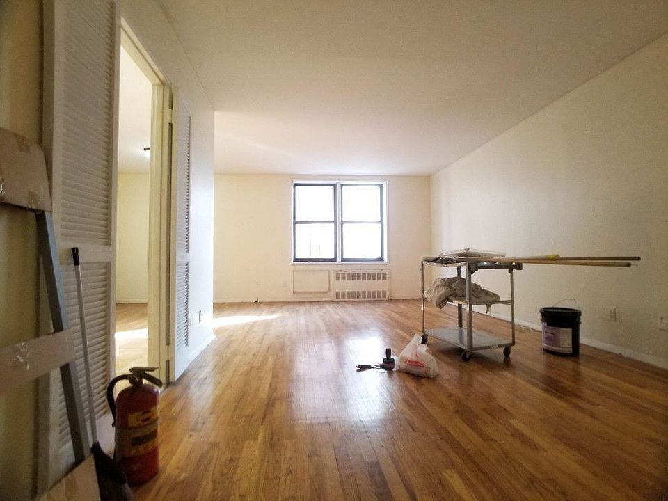 1st image of 490 New York Ave APT 4C