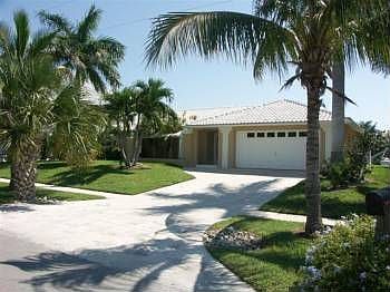 1st image of 469 Parkhouse Ct
