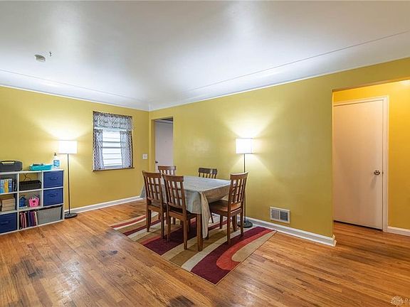 5th image of 1084 Hempstead Dr