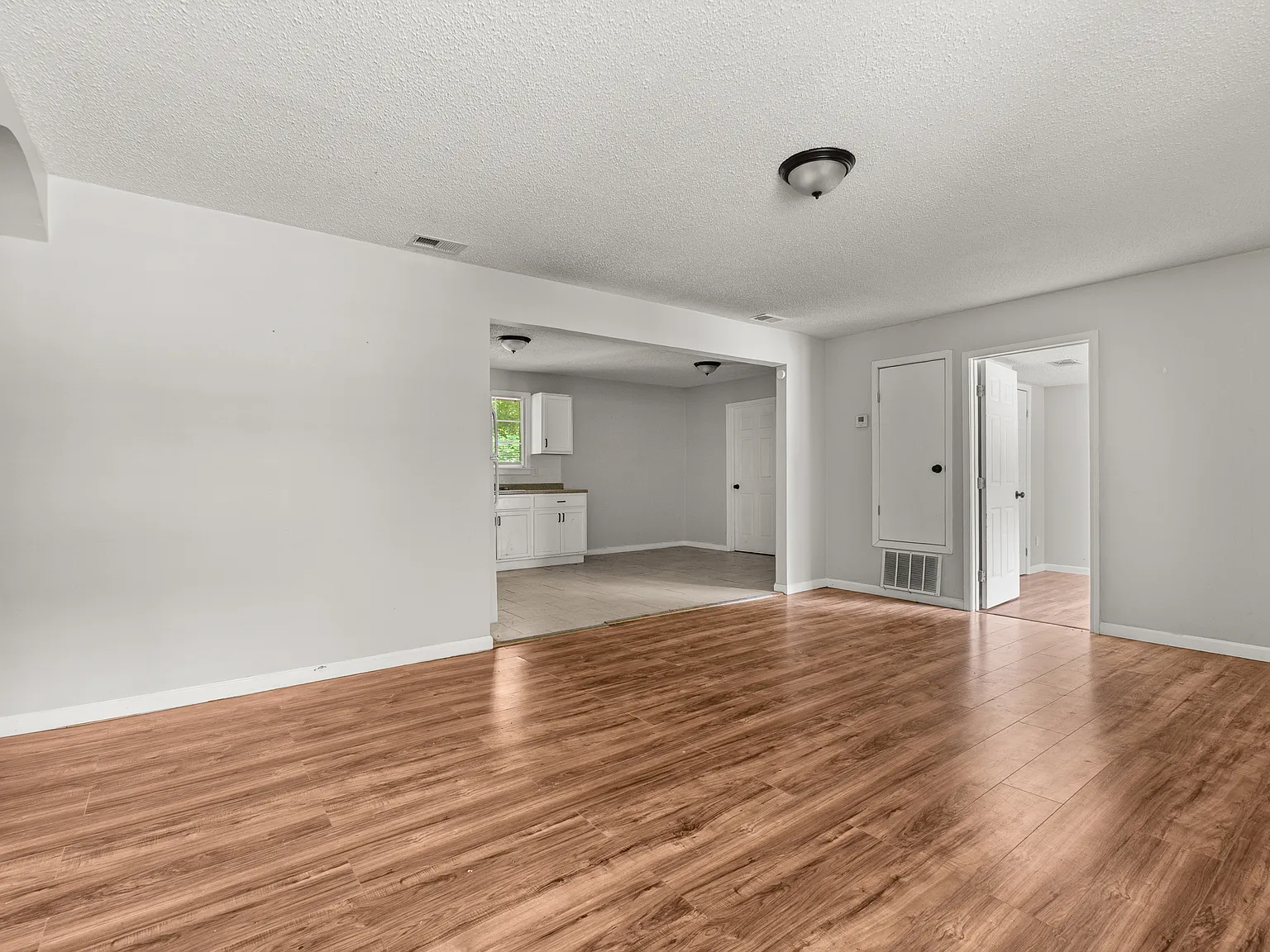 3419 Mountain Terrace St - 1 — Photo 3