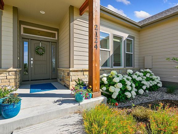 3rd image of 2124 Scenic Estates Dr