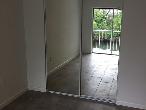 4th image of 1860 Venice Park Dr APT 215