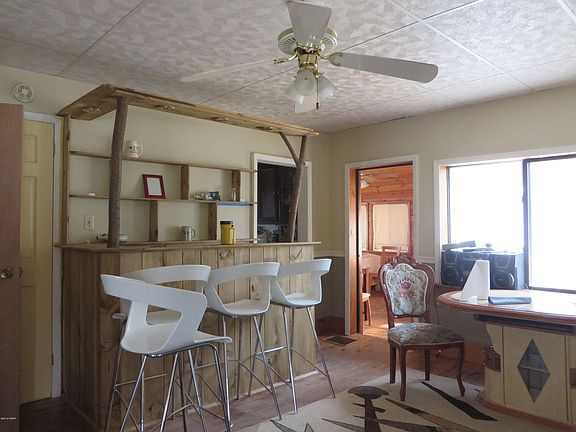 3rd image of 206 Scenic Dr