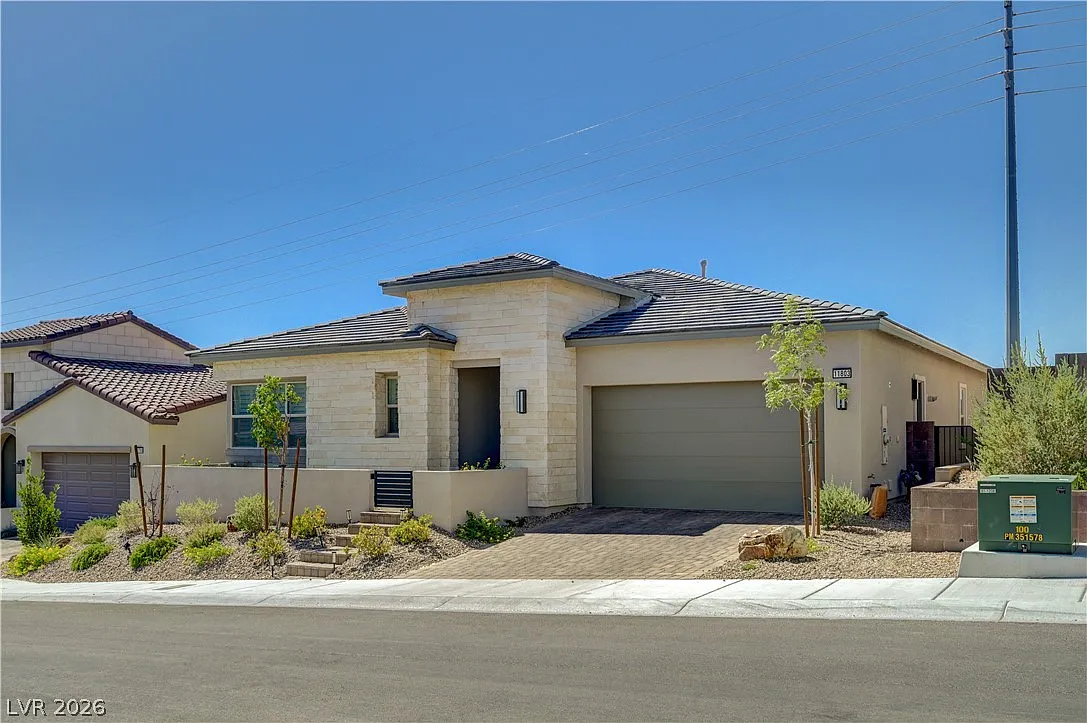 3 bed, 2.5 bath, 2053 sqft, $3,950 — Photo 2