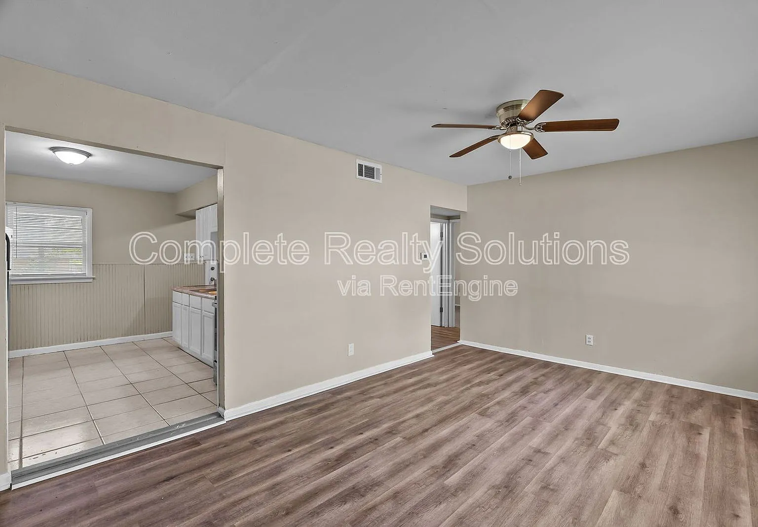 4 bed, 1.0 bath, 1080 sqft, $1,100 — Photo 4