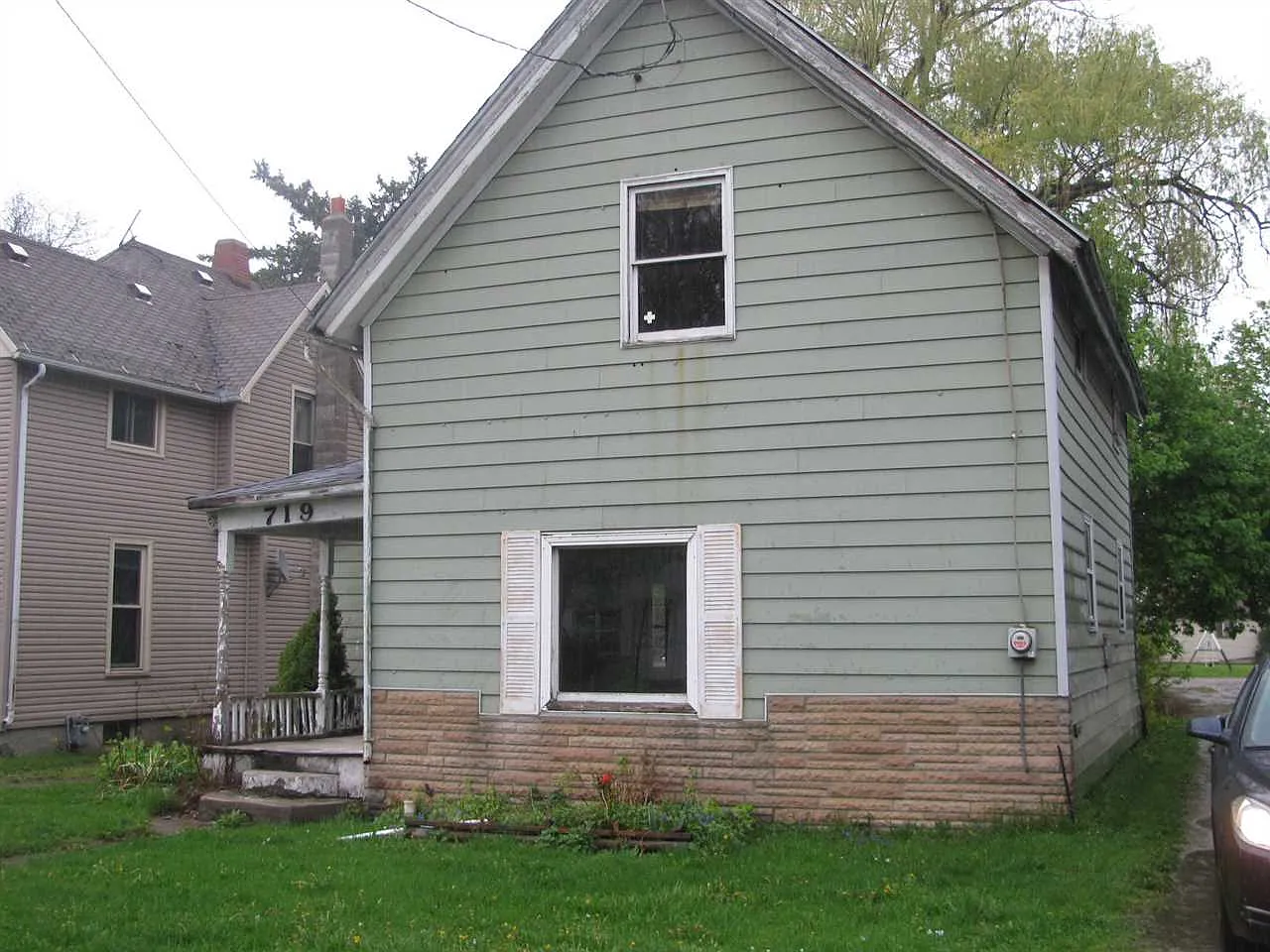 719 S Main St photo 1