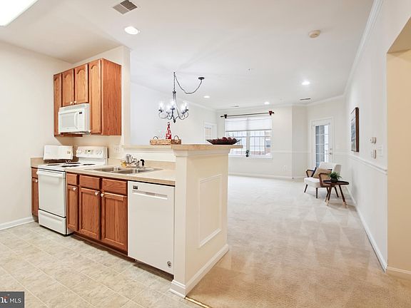 4th image of 2610 Chapel Lake Dr APT 212