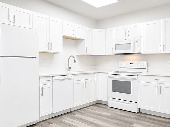 2nd image of 600 40th St N APT 204