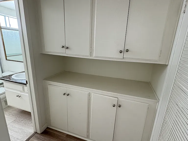 1275 Barry Ave #6 — Photo 8