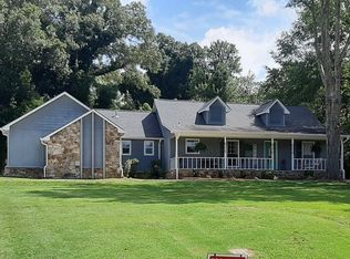 119 Meleah Dr, Talladega, AL 35160