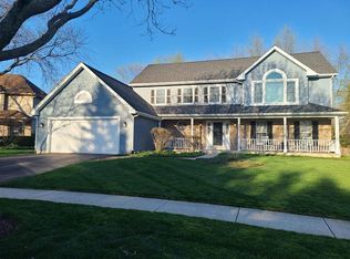 530 Dempsey Pl, Geneva, IL 60134