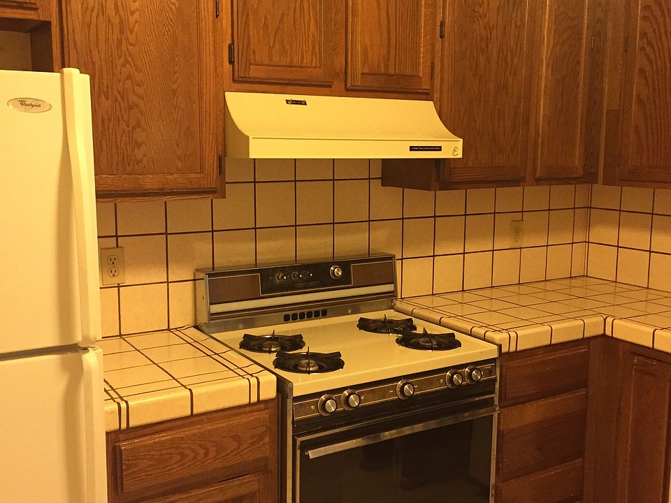 2nd image of 2037 Balboa St #2
