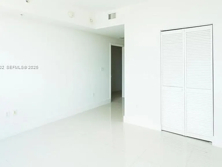244 Biscayne Blvd #2402 — Photo 9