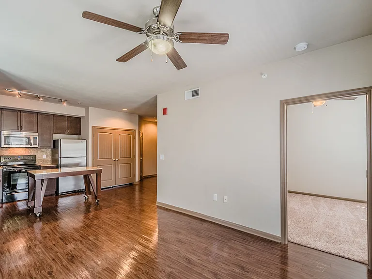 Lakewood Flats Apartments — Photo 16