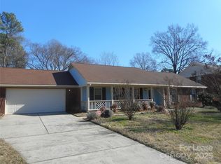 10749 Colony Woods Dr, Charlotte, NC 28277