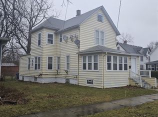 728 N Ash St, Waukegan, IL