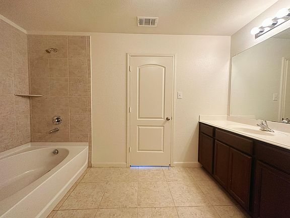 3rd image of 1314 Corkwood Dr