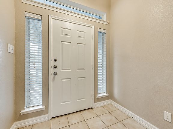 4th image of 9709 Old Field Dr