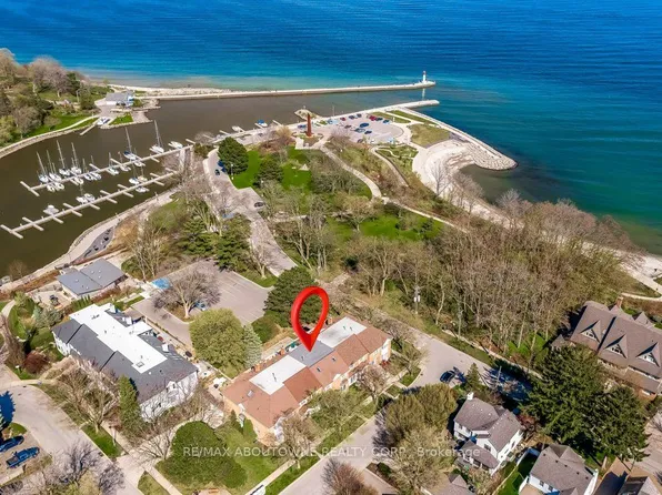 21 Chisholm St, Oakville, ON L6K 3W2