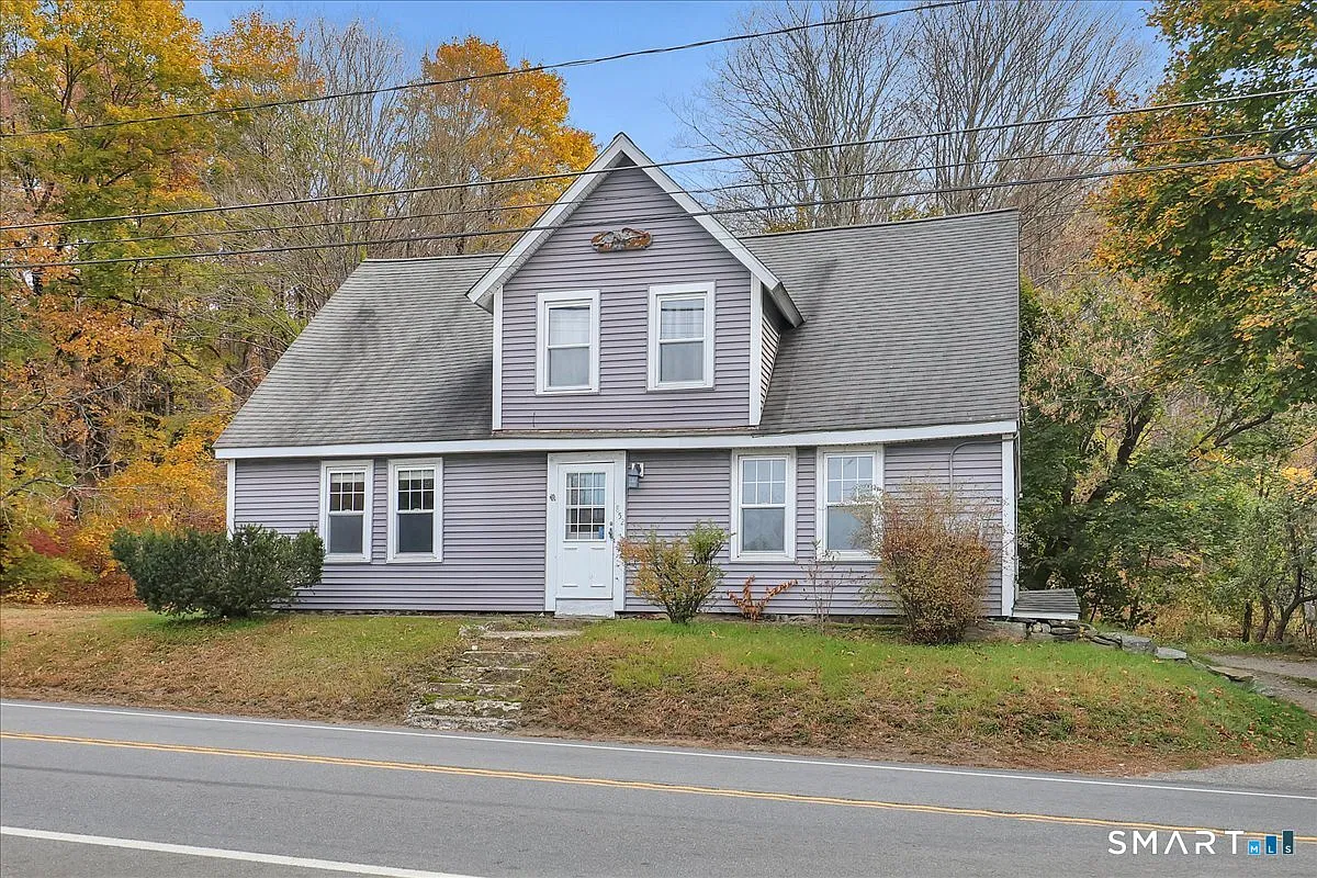 3 bed, 1.0 bath, 1100 sqft, $1,950 — Photo 3