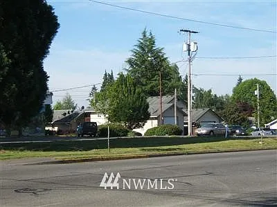 125 Turner NE photo 1