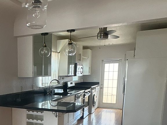 Dining room to kitchen area