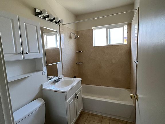 2nd image of 3046 Emerson St