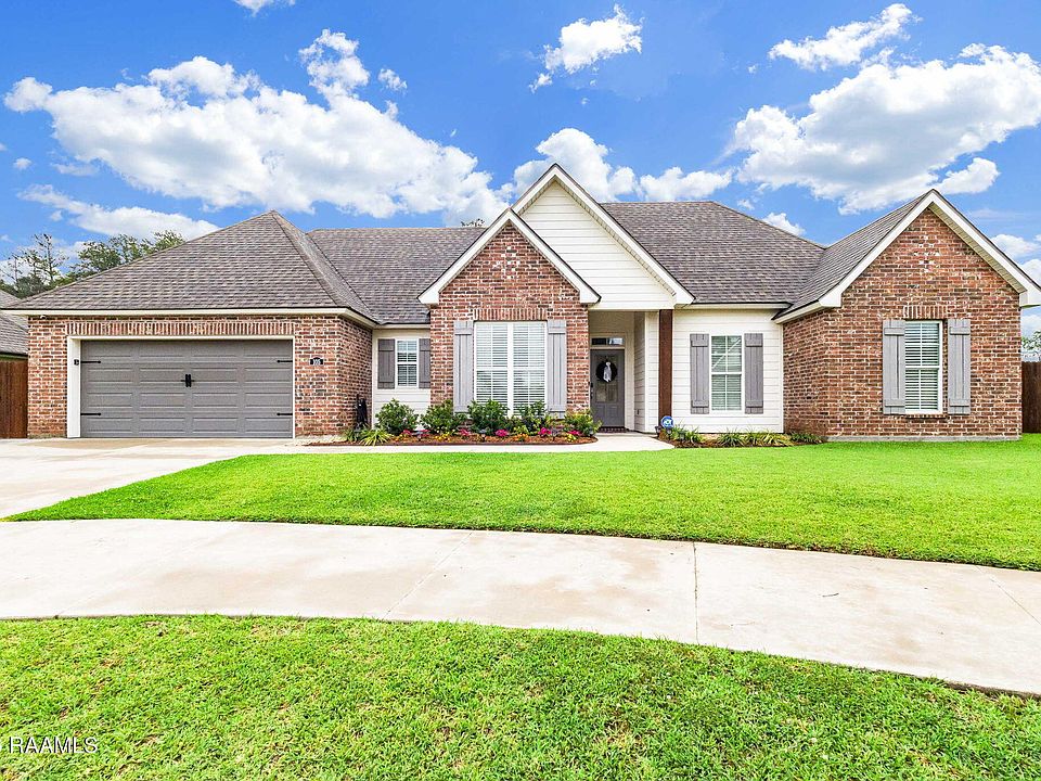 1st image of 105 Buttonwood Dr