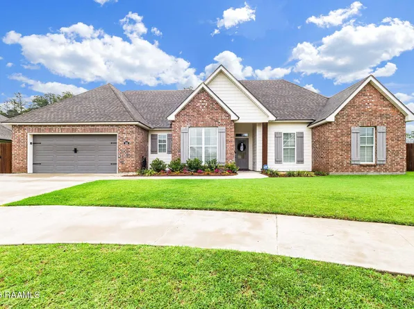 105 Buttonwood Dr, Carencro, LA 70520
