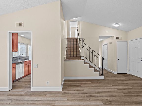 4th image of 10165 Golden Yarrow Ln