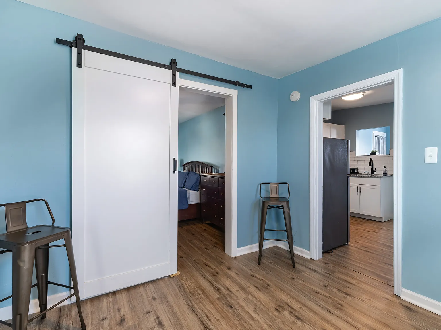 2 bed, 1800 sqft, $2,000 — Photo 3