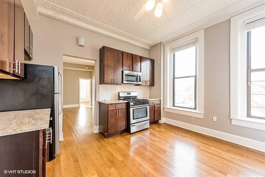 2 bed, $2,400 — Photo 4