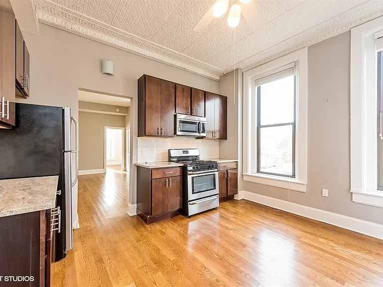 1858 W Huron St #2F — Photo 4
