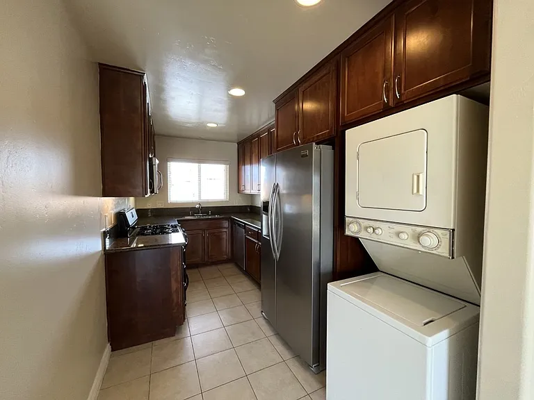 856 Calla Ave — Photo 2
