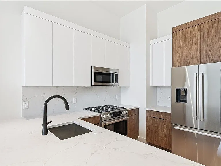38 Jackson St #515 — Photo 11