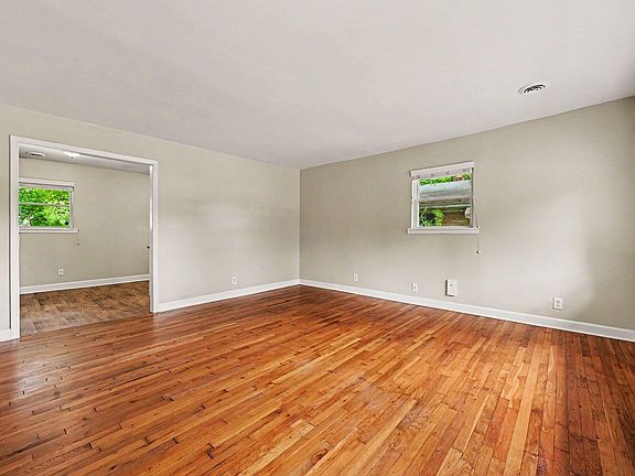 5th image of 615 Hope Ave