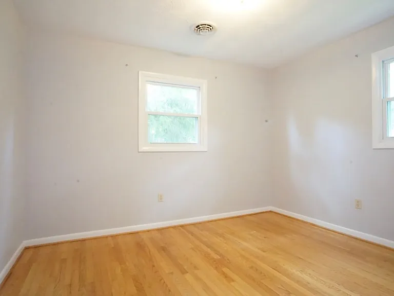 1105 Robin Rd — Photo 10