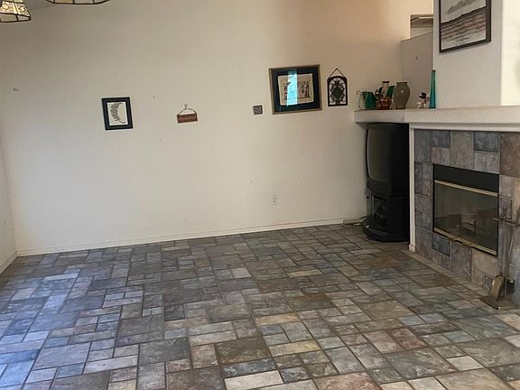 3rd image of 2339 Nisperos St