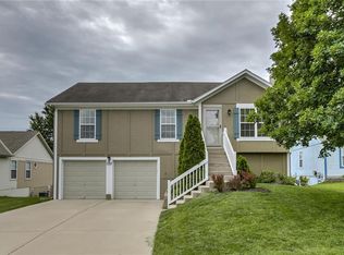 557 W Northview St, Olathe, KS 66061