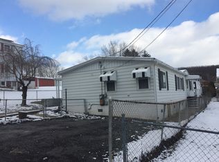 1801 1/2 Oregon Ave, Fairmont, WV 26554